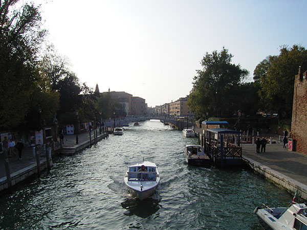 051114_venezia_street01.jpg