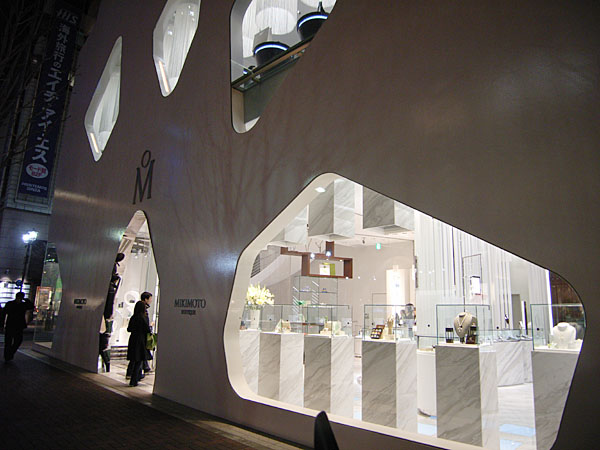 060304_mikimotoginza02.jpg