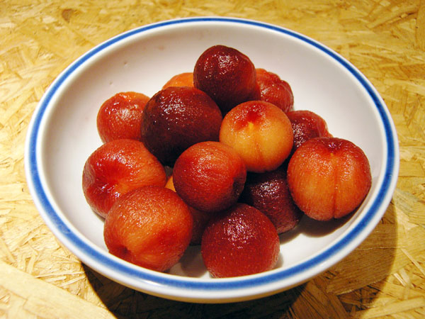 060701_plum.jpg