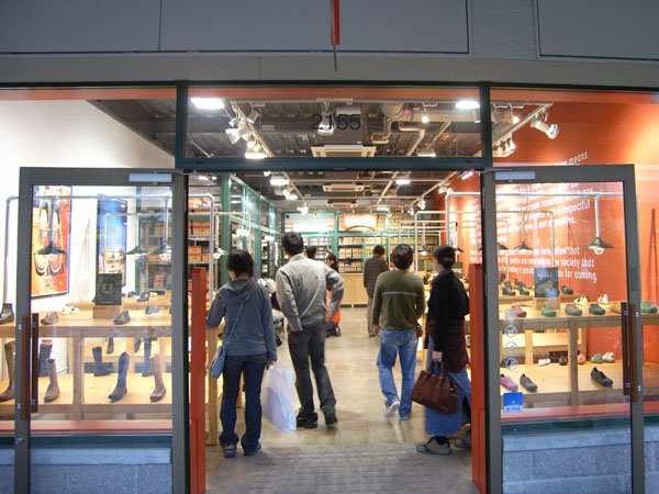 061022_gotenbaoutlet02.jpg