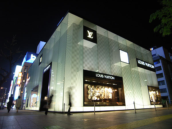 070423_nagoyalouisvuitton01.jpg