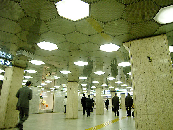 080401_metronihonbashi.jpg