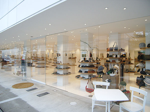 080410_jinsgardensquareaoyama.jpg