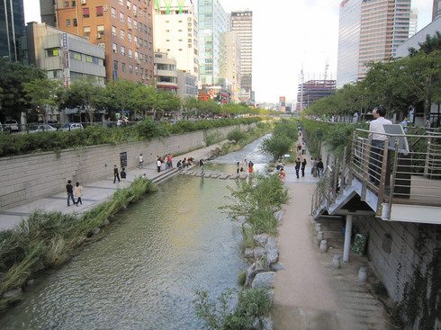 100924-cheonggyecheon01.jpg