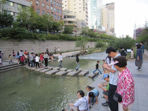 100924-cheonggyecheon02.jpg